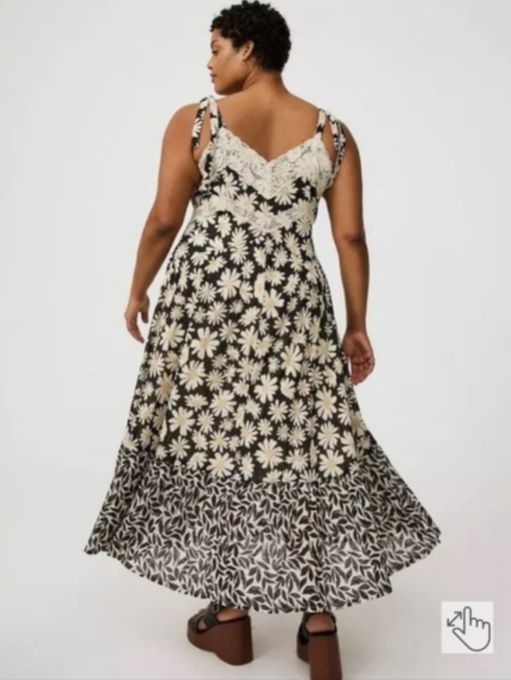 torrid Black and Cream Daisy Print Maxi Dress-Skirt - Picture 2 of 6